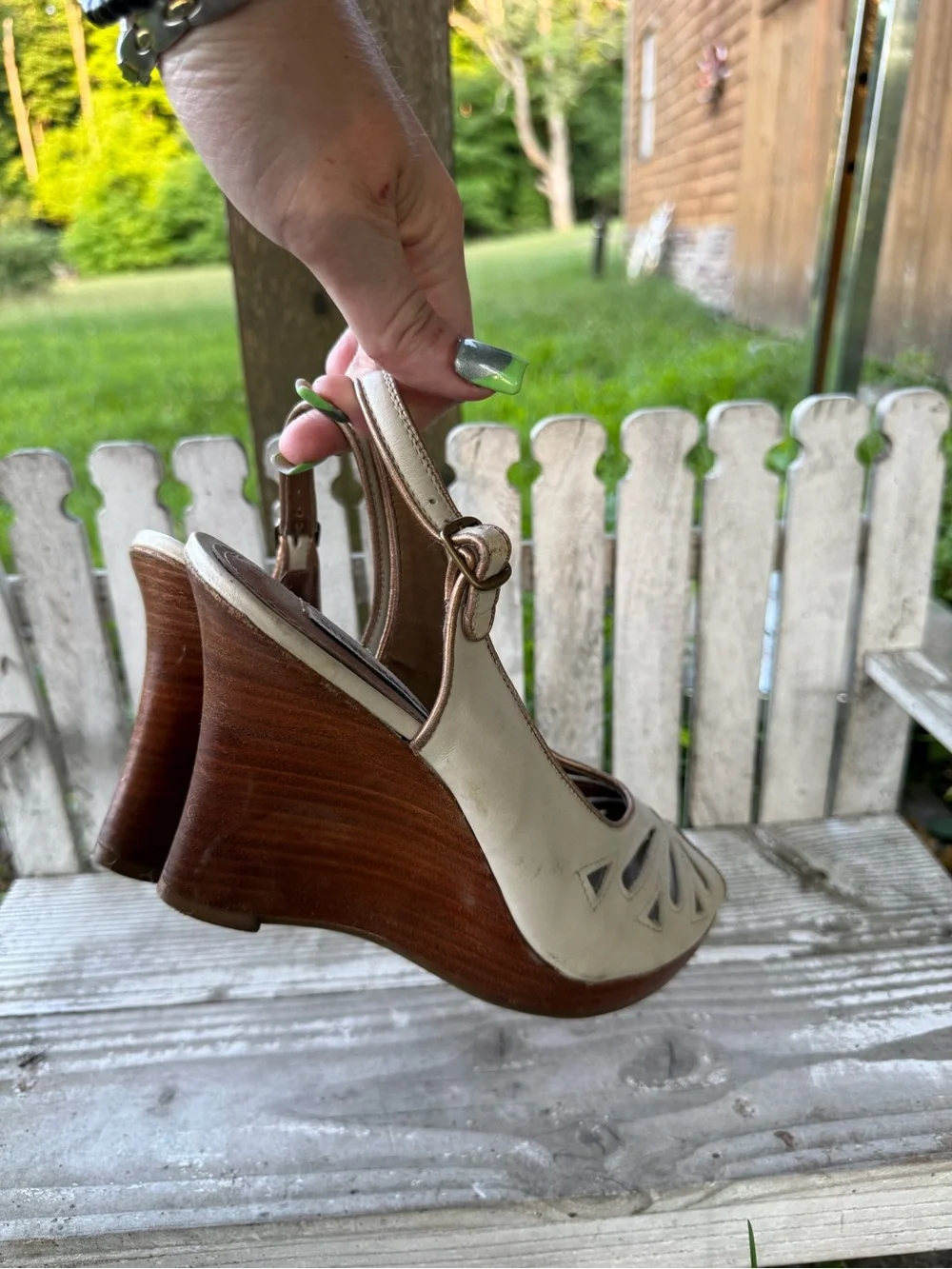 VTG Steve Madden “Agrie” Cream Slingback Wedge Sandals